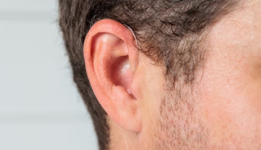 Omega AI+ mRIC R closeup shot in right ear